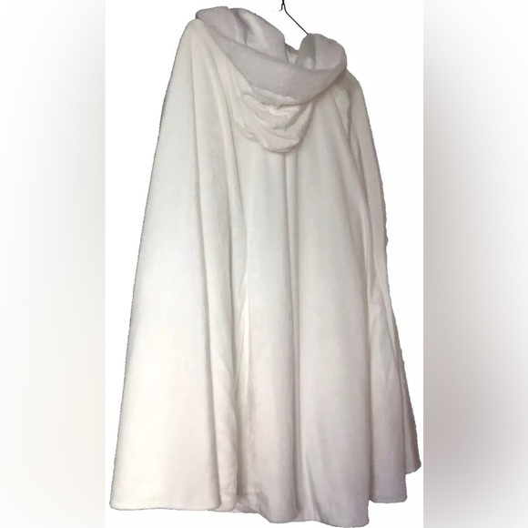 DOLLCAKE in Character Cloak Hooded White Faux Fur Cape Size XL - Picture 10 of 15